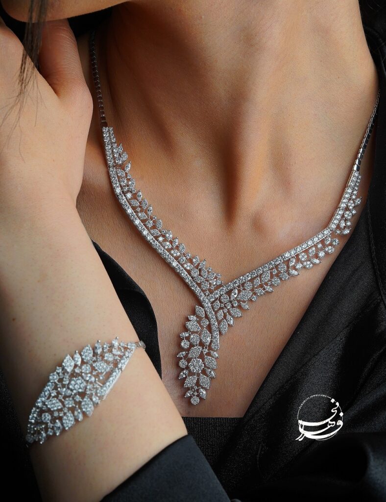 سرویس عروس جناغی با نگین زیرکنیوم سوئیسی